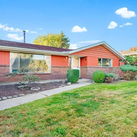Buy this 4 bed house on Zier Road in Yakima, WA 98908