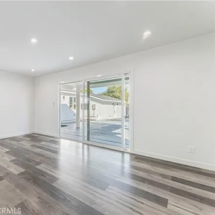 Image 7 - Alley 80623, Los Angeles, CA 91406, USA - House for sale