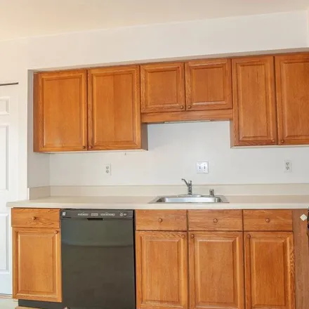 Rent this 3 bed apartment on Walkers Croft Way in Franconia, VA