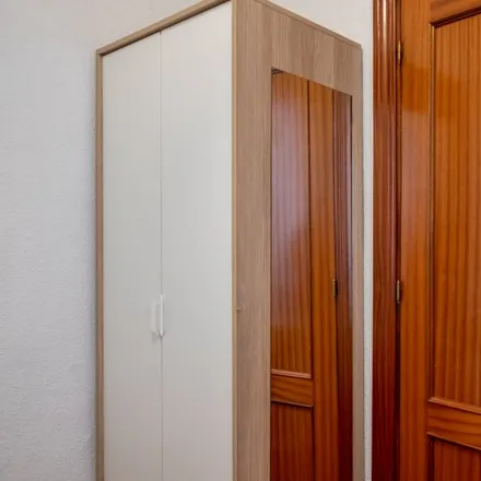 Rent this 5 bed room on Madrid in 100 Montaditos, Calle de Fernando el Católico