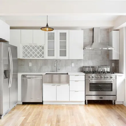 Image 2 - 92 Howard Avenue, New York, NY 11233, USA - Apartment for rent