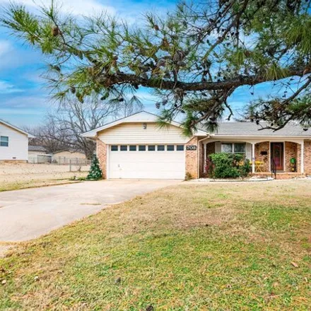 Buy this 3 bed house on 686 West Hartwood Avenue in Stillwater, OK 74075