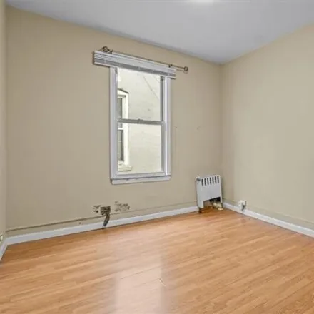 Image 6 - 1696 East 2nd Street, New York, NY 11223, USA - House for sale
