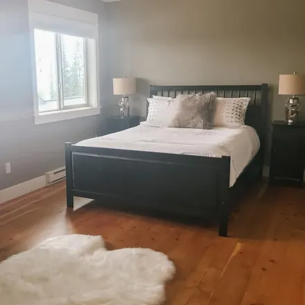 Rent this 4 bed house on Vernon in BC V1B 3X6, Canada