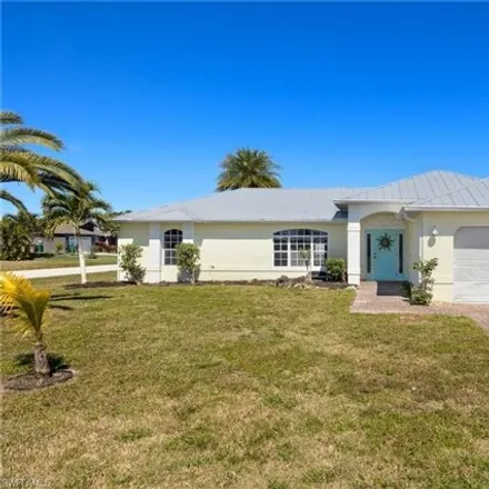 Image 1 - 121 Southeast 2nd Place, Cape Coral, FL 33990, USA - House for sale