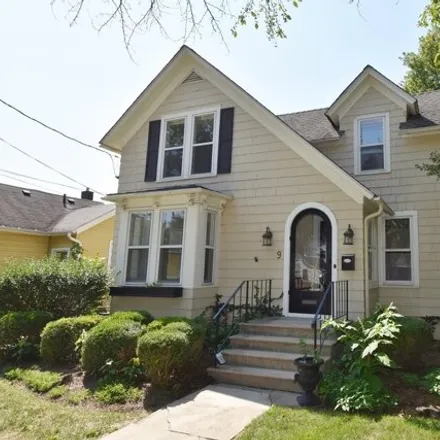 Rent this 3 bed house on 717 West Wilson Street in Batavia, IL 60510