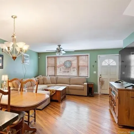 Image 7 - 108B 7th Avenue, New York, NY 10465, USA - Apartment for sale