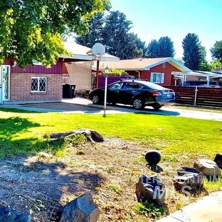 Buy this 4 bed house on 415 Lake Lowell Avenue in Nampa, ID 83686