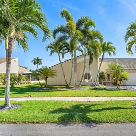 Buy this 3 bed house on 2331 Cranbrook Drive in Boynton Beach, FL 33436