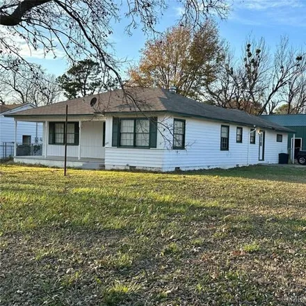 Buy this 3 bed house on 751 East 13th Street in Holdenville, OK 74848