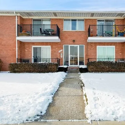Buy this 1 bed condo on 32107 Beaconsfield Street in Roseville, MI 48066
