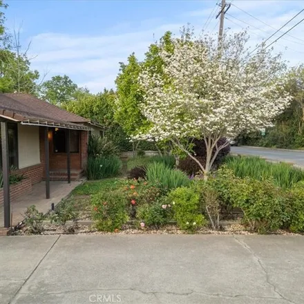 Image 4 - 1196 Filbert Avenue, Chico, CA 95926, USA - House for sale