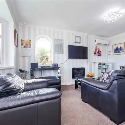 Image 4 - Hythe Close, Sefton, PR8 6UA, United Kingdom - House for sale