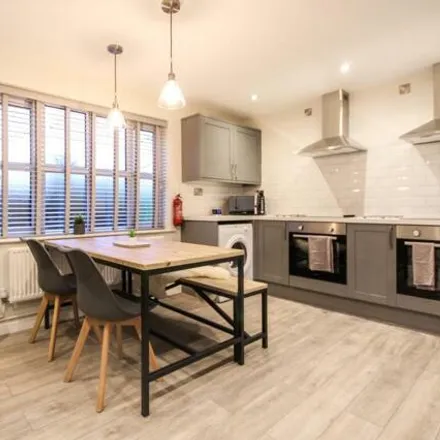 Rent this 6 bed townhouse on 26 Hartley Road in Nottingham, NG7 3AD