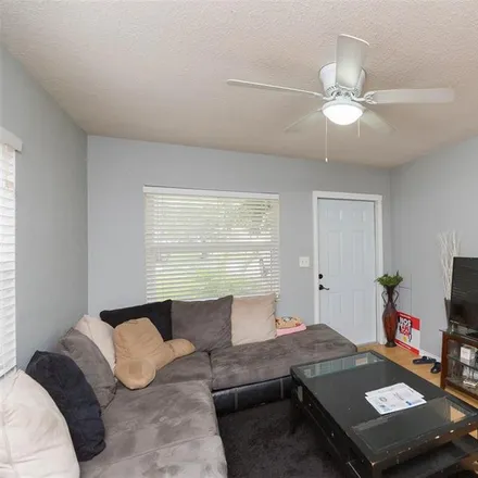 Image 5 - 3865 Haines Road North, Saint Petersburg, FL 33703, USA - House for sale