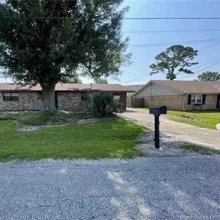 Buy this 3 bed house on 3905 Ken Dr in Lake Charles, Louisiana