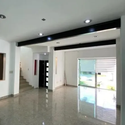 Rent this studio house on Central Poniente in San José Terán, 29057 Terán