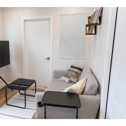 Image 3 - 11258 Morrison Street, Los Angeles, CA 91601, USA - Apartment for rent
