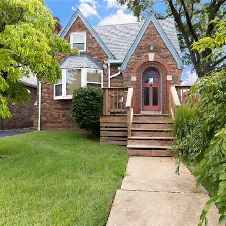 Buy this 3 bed house on 6844 Arthur Avenue in Saint Louis, MO 63139