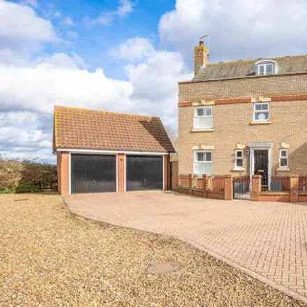 Buy this 5 bed house on Pemberton Field in Rochford, SS4 3BF