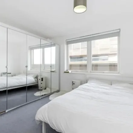 Image 2 - Hartley House, Chambers Street, London, SE16 4EP, United Kingdom - Apartment for rent