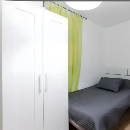 Rent this 3 bed room on Madrid in Paseo de la Infanta Isabel, 19