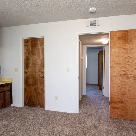 Image 6 - North Boulder Drive, Redding, CA 96003, USA - Apartment for rent