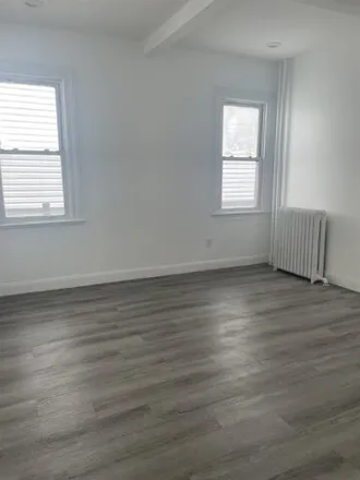 Image 3 - 204 Clinton Ave Unit 1, Jersey City, New Jersey, 07304 - House for rent
