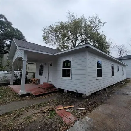 Image 2 - 7033 Ave, Houston, Texas, 77011 - House for rent