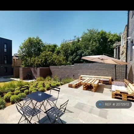 Image 9 - 163 Queen's Drive, London, N4 2AR, United Kingdom - Townhouse for rent