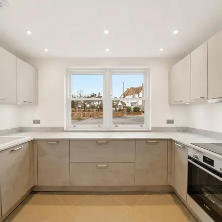 Image 4 - 6 Riefield Road, London, SE9 2QA, United Kingdom - House for rent