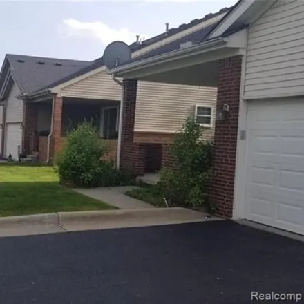 Image 4 - 42705 Park Cresent Drive, Sterling Heights, MI 48313, USA - Condo for sale