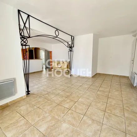 Rent this 3 bed apartment on 3 Avenue du Préconil in 83120 Sainte-Maxime, France