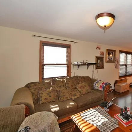 Image 2 - 1719 51st Place, Kenosha, WI 53140, USA - House for sale