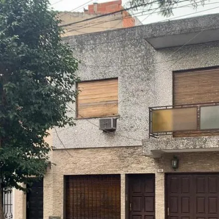 Buy this 2 bed house on Juan José Castelli 684 in Partido de Lomas de Zamora, Lomas de Zamora