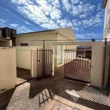 Rent this 2 bed house on Rua Vieira Gonçalves in Martins, Uberlândia - MG