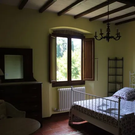 Rent this 3 bed house on Pistoia