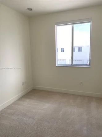 Image 3 - 2615 Northeast 213th Street, Miami-Dade County, FL 33180, USA - Townhouse for rent