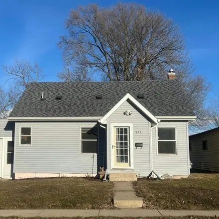 Buy this 3 bed house on 935 2nd Avenue Southwest in Pipestone, MN 56164