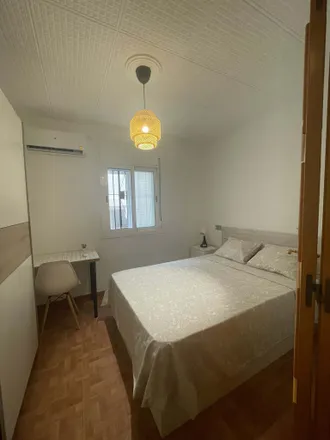 Rent this 4 bed room on Calle Don Juan de Austria in 3, 29009 Málaga