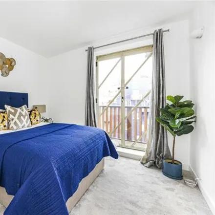 Buy this 2 bed apartment on The Circle in Queen Elizabeth Street, London