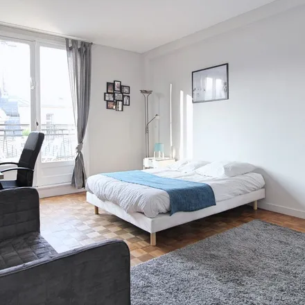 Image 5 - 21 Rue Duret, 75116 Paris, France - Apartment for rent