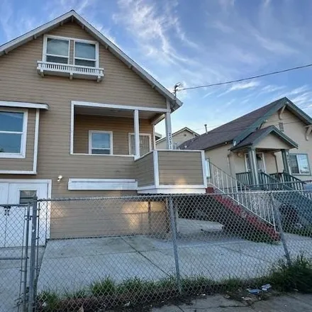 Buy this 3 bed house on 2031 East 26th Street in Oakland, CA 94622
