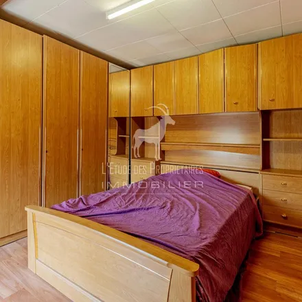 Rent this 1 bed apartment on Chaussée de Jolimont - Avenue Emile Herman in 7170 Manage, Belgium