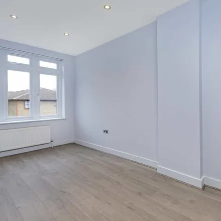 Rent this 2 bed apartment on Watercress Place in De Beauvoir Town, London