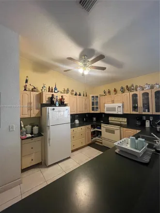 Image 9 - 16473 Northwest 76th Place, Hialeah, FL 33015, USA - House for sale