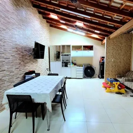 Buy this 3 bed house on Rua Doutor Santo Scaravelli in Despraiado, Cuiabá - MT