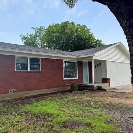 Rent this 4 bed house on 1326 Southern Boulevard in Cleburne, TX 76033