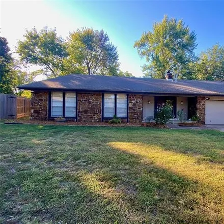 Buy this 3 bed house on 3146 East 83rd Street in Tulsa, OK 74137