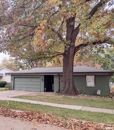 Buy this 3 bed house on 2691 44th Street Court in Moline, IL 61265